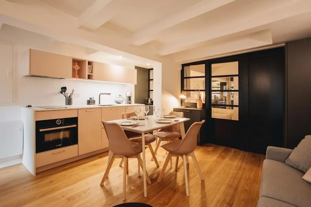 La Vie En Rose - Luxe, Calme & Hypercentre - 3* Apartment Annecy